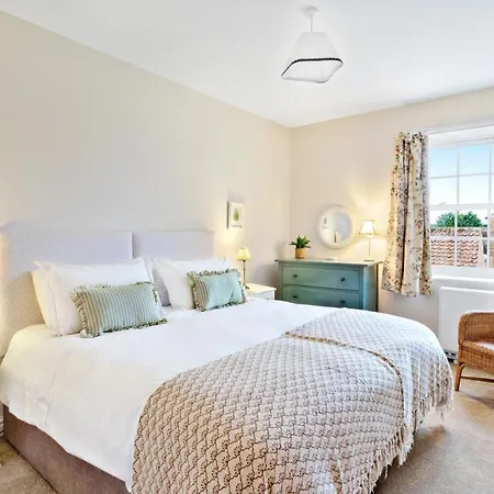 Givendale Cottages, Newby Hall, Ripon, North Yorkshire Holiday home *